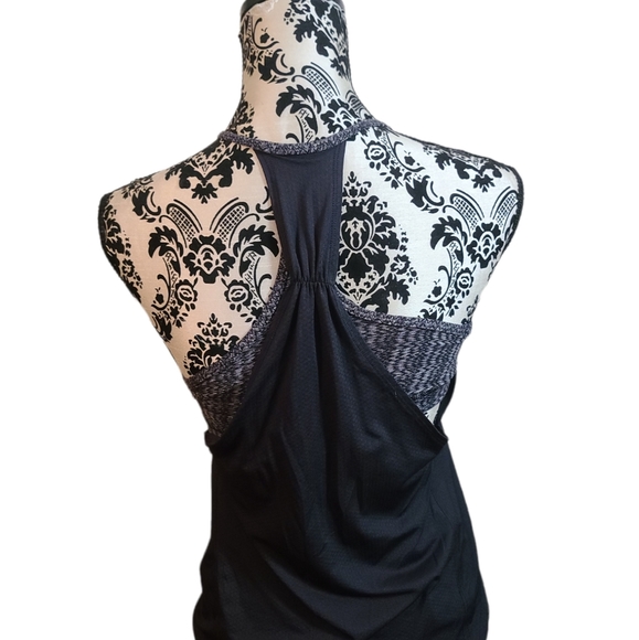 Lululemon no limits tank - Picture 3 of 4